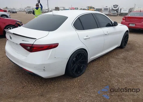 2017 Alfa Romeo Giulia Rwd из США, поврежденный, VIN ZARFAEBN8H7542078